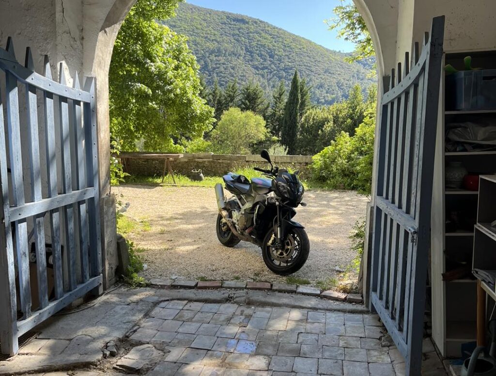 Garage moto